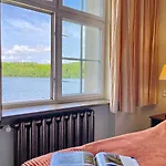 Zamek Podewils 3* Krąg