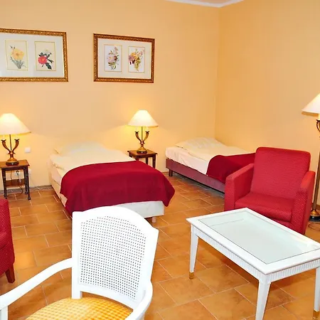 Hotel Zamek Podewils Krąg