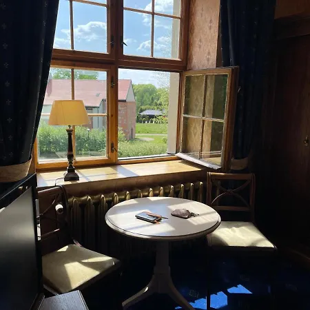 Zamek Podewils 3* Krąg