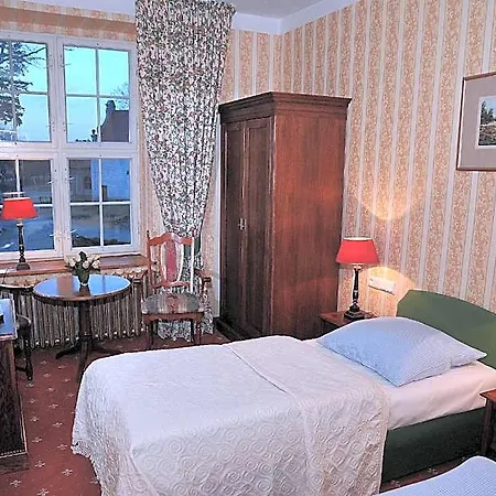 Zamek Podewils 3*